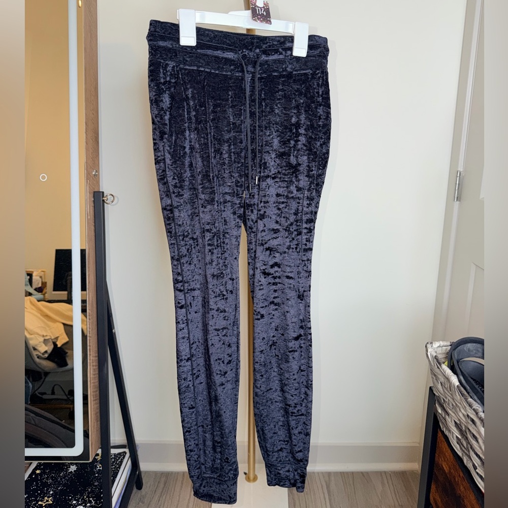 114. Lululemon Ready to Crush Jogger in Black